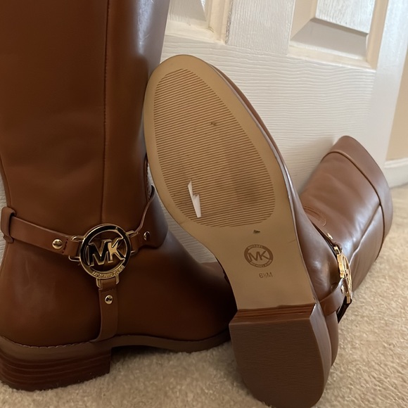 Michael Kors boots- brown- size 6.5 M- never worn - Picture 2 of 3